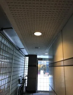 S&Uビルの外観