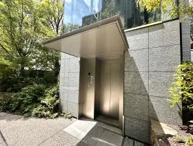 WeWork 神谷町トラストタワーの外観
