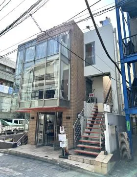 原宿川名ビルの外観