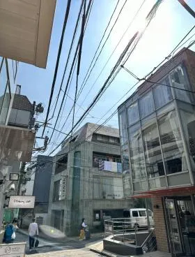 原宿川名ビルの外観