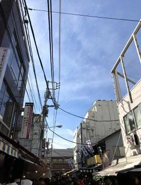 三輝ビルの外観