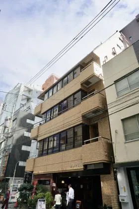 浅野ビル本館の外観