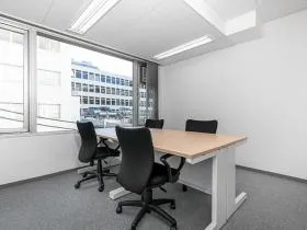 Regus(リージャス)原宿ビジネスセンターの外観