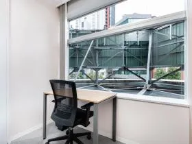 Regus(リージャス)神田ビジネスセンターの外観