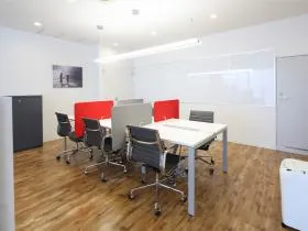 Regus(リージャス)神田ビジネスセンターの外観
