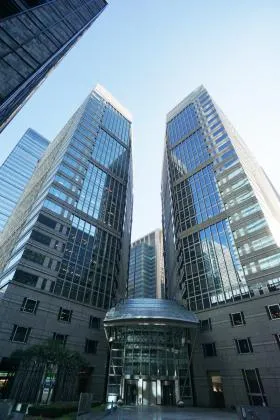 Regus(リージャス)大手町ファーストスクエアビジネスセンターの外観