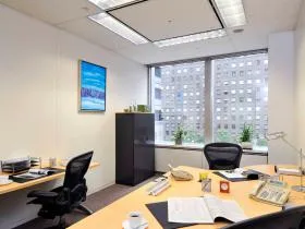 Regus(リージャス)大手町ファーストスクエアビジネスセンターの外観