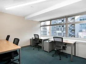 Regus(リージャス)新宿西口ビジネスセンターの外観
