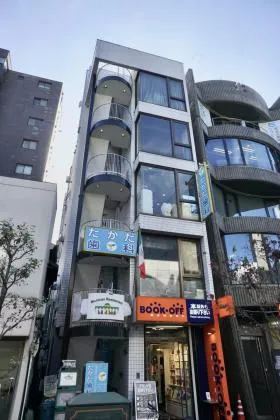 小安ビルの外観