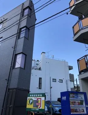 西春ビルの外観
