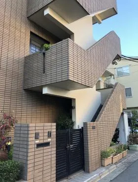 柚原ビルの外観