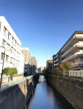 柚原ビルの外観