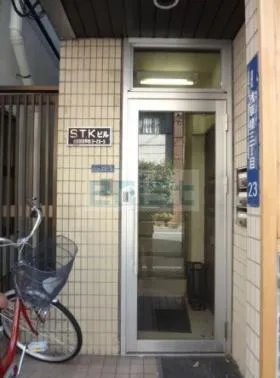 STKビルの外観