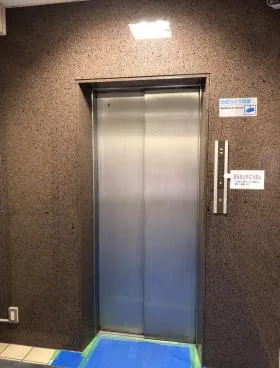 羽山ビルの外観