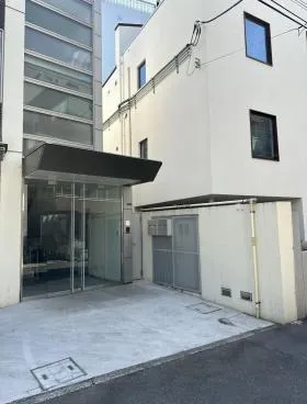 CSビルの外観