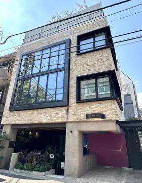 南青山5丁目ビルの外観