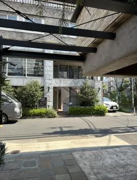 南青山5丁目ビルの外観