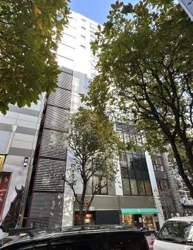 マロニエ通り銀座館の外観