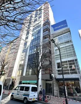 マロニエ通り銀座館の外観