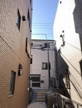 アムロゼッタ四ツ谷ビルの外観
