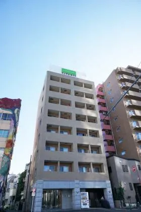 パレステュディオ四谷三丁目ビルの外観