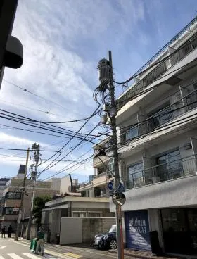 ワンマウンツ青山ビルの外観