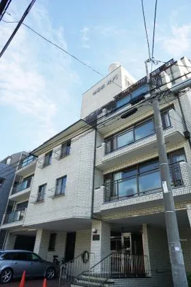 神宮前井門ビルの外観