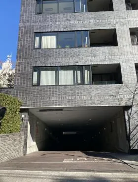 南青山テラス常盤松フォレストCビルの外観