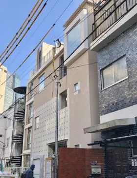 M&ONE南青山ビルの外観