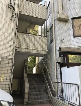 青木ビルの外観