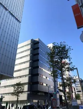 要会館ビルの外観