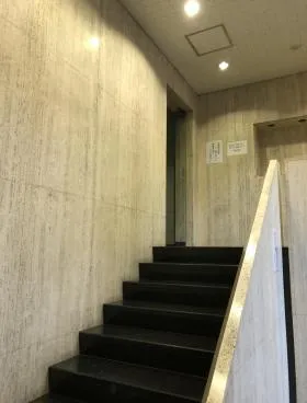 美術館ビルの外観