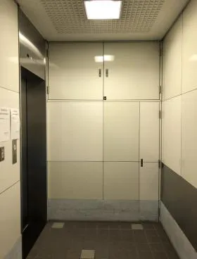 津国屋ビルの外観
