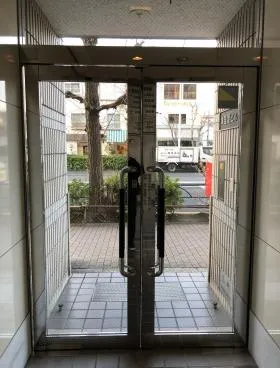 津国屋ビルの外観