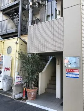 エスバレービルの外観