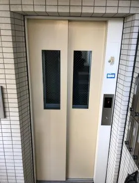 エスバレービルの外観
