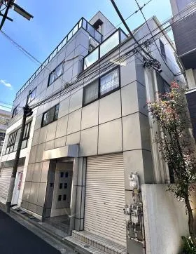 一二三薬局ビルの外観