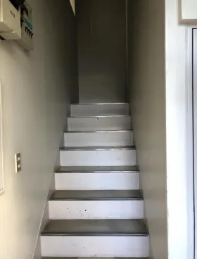 下落合サンプロビルの外観