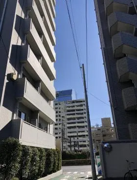 下落合サンプロビルの外観