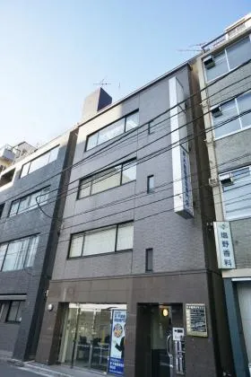 日本遠東ケーピーケービルの外観