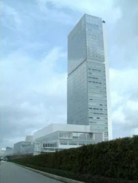 万代島ビルの外観