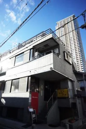 大場ビルの外観