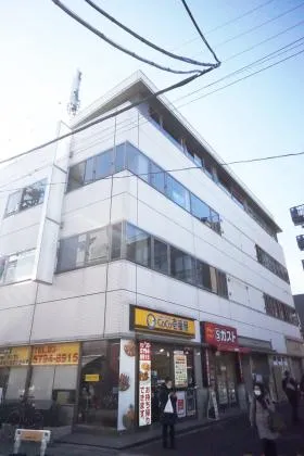 フィオーレ祐天寺ビルの外観