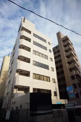 IRONSIDE NAKAMEGURO(旧:AKビル)の外観