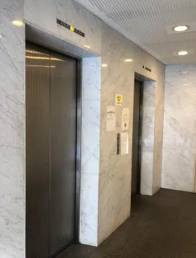 IRONSIDE NAKAMEGURO(旧:AKビル)の外観
