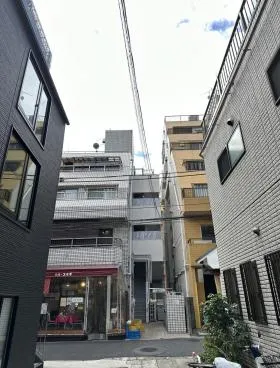 ビル・グーテ赤坂の外観