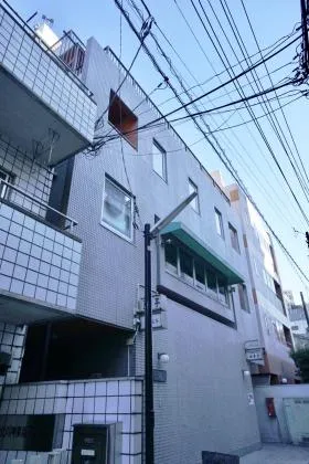 林ビルの外観