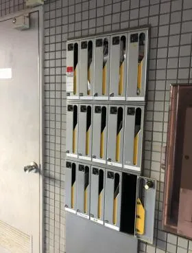 林ビルの外観