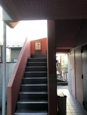 林ビルの外観