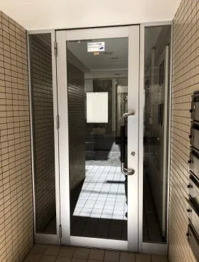 スズキビルの外観